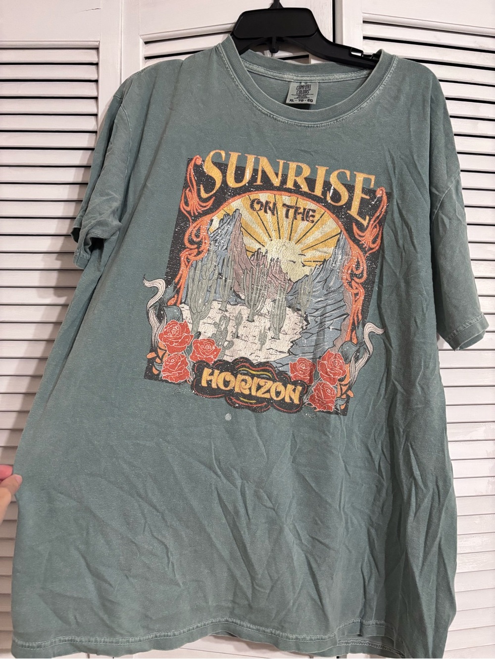 Sunrise On The Horizon Graphic Tee - Sage Green